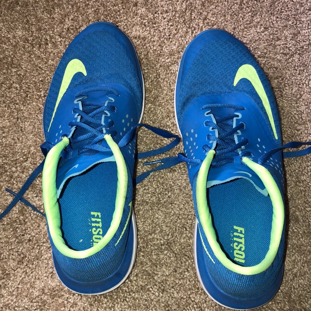 Nike Tennis shoes